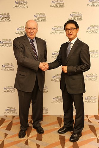 Professor Philip Kotler and <b>Double A</b> President, Mr. Yothin Dumnernchanvanit